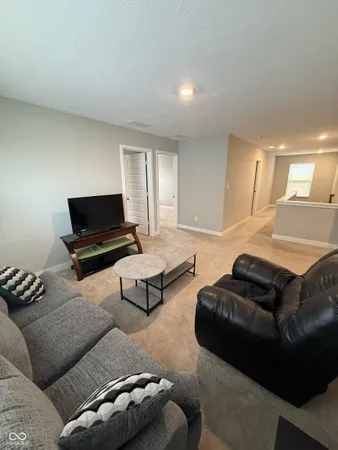 $2,800 | 17132 Seaboard Place, Noblesville, IN 46062