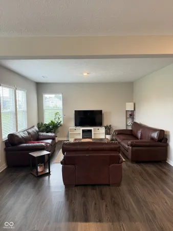 $2,800 | 17132 Seaboard Place, Noblesville, IN 46062