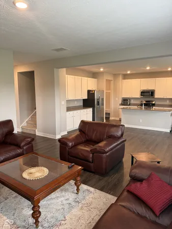 $2,800 | 17132 Seaboard Place, Noblesville, IN 46062