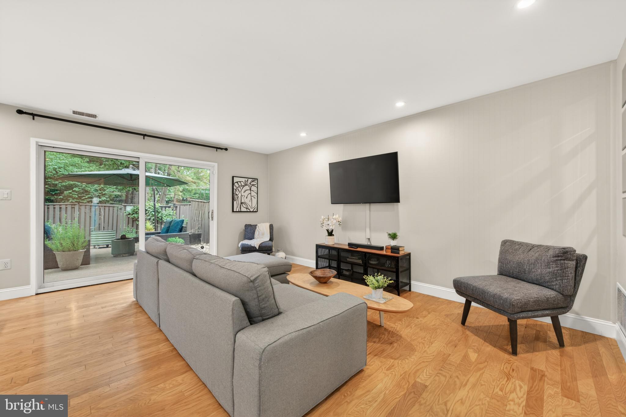 1816 Ivy Oak Square, Unit 47 Reston, VA 20190 - Photo 5 of 28