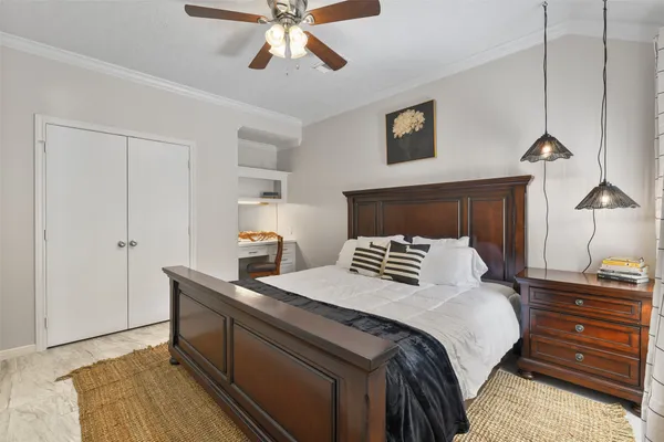 $5,800 | 416 Live Oak Lane, Friendswood, TX 77546