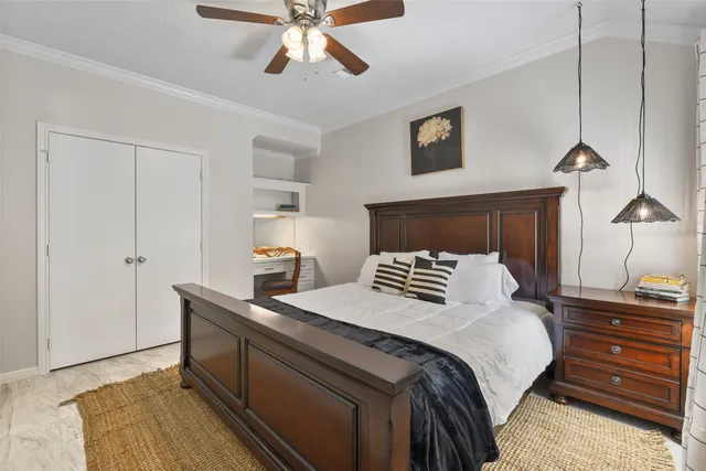 $5,800 | 416 Live Oak Lane, Friendswood, TX 77546