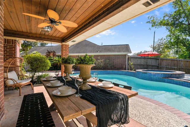 $5,800 | 416 Live Oak Lane, Friendswood, TX 77546