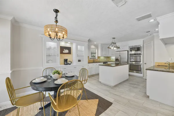 $5,800 | 416 Live Oak Lane, Friendswood, TX 77546