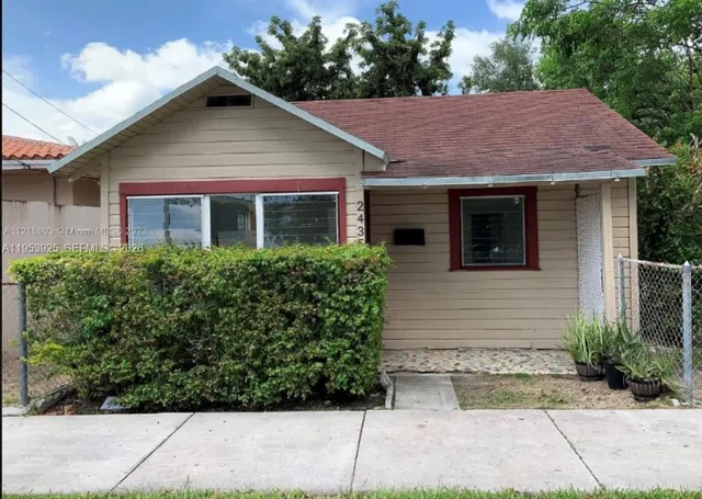 $1,795 | 2430 Southwest 25th Terrace, Unit C, Miami, FL 33133