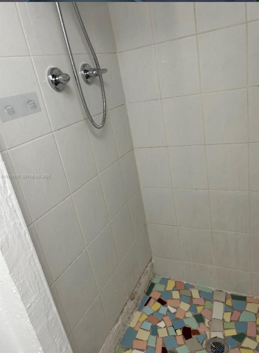 2430 Southwest 25th Terrace, Unit C Miami, FL 33133 - Photo 3 of 7