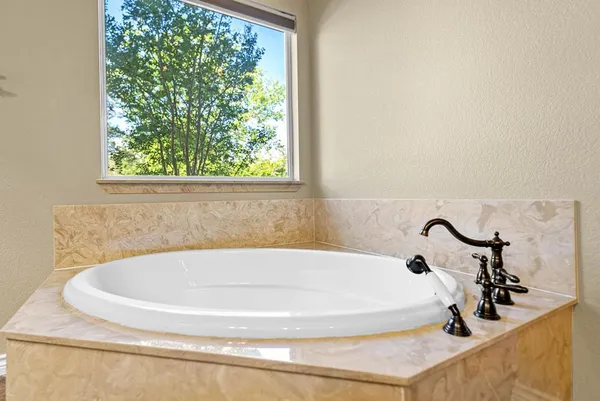 $865,000 | 103 Cranbrook Court, Ingram, TX 78025