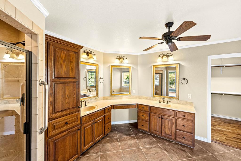 103 Cranbrook Court Ingram, TX 78025 - Photo 23 of 61 a large kitchen with a large window