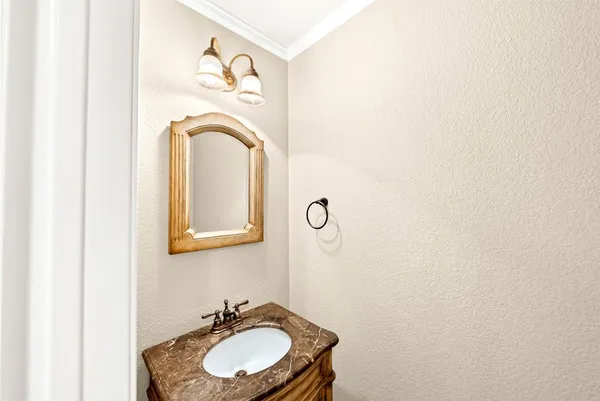 $865,000 | 103 Cranbrook Court, Ingram, TX 78025