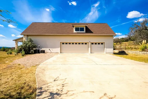 $865,000 | 103 Cranbrook Court, Ingram, TX 78025