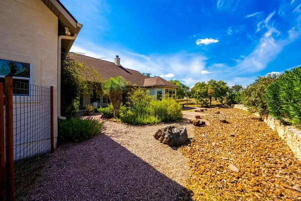 $865,000 | 103 Cranbrook Court, Ingram, TX 78025