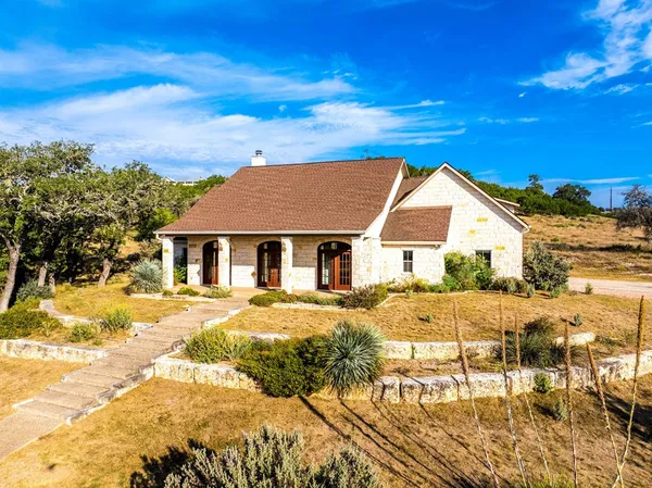 $865,000 | 103 Cranbrook Court, Ingram, TX 78025