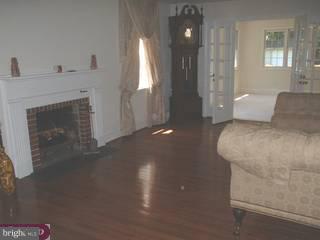 2324 Boyd Road Huntingdon Valley, PA 19006 - Photo 3 of 6