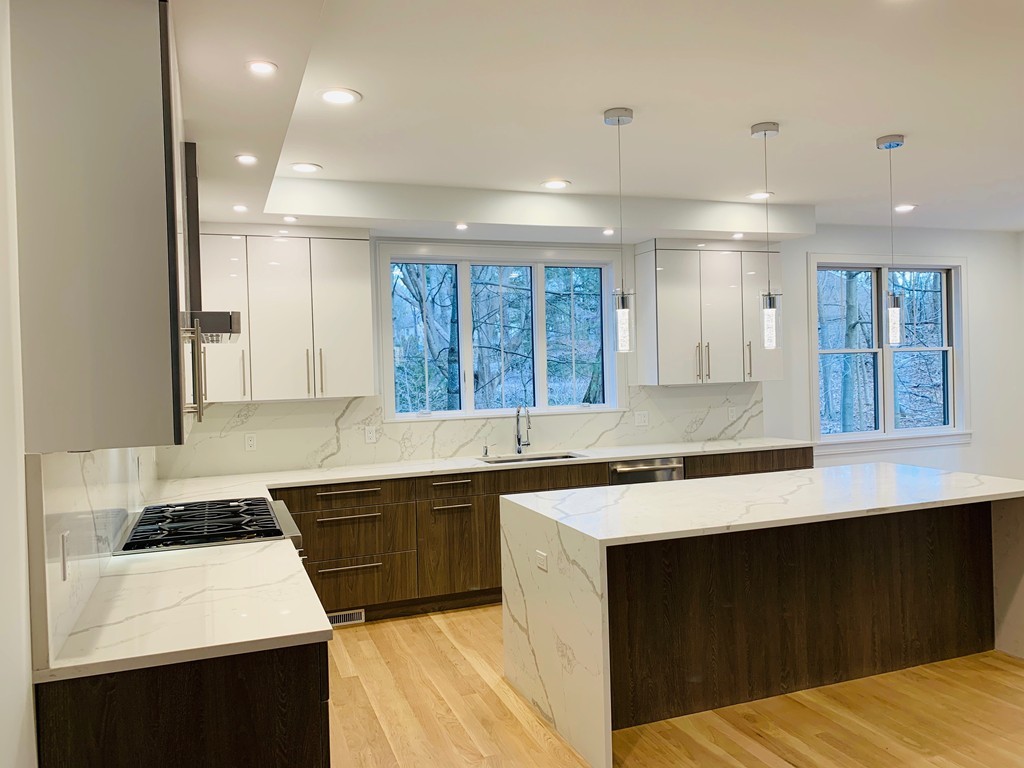 102 Thurston Road, Unit 102 Newton, MA 02464 - Photo 14 of 35