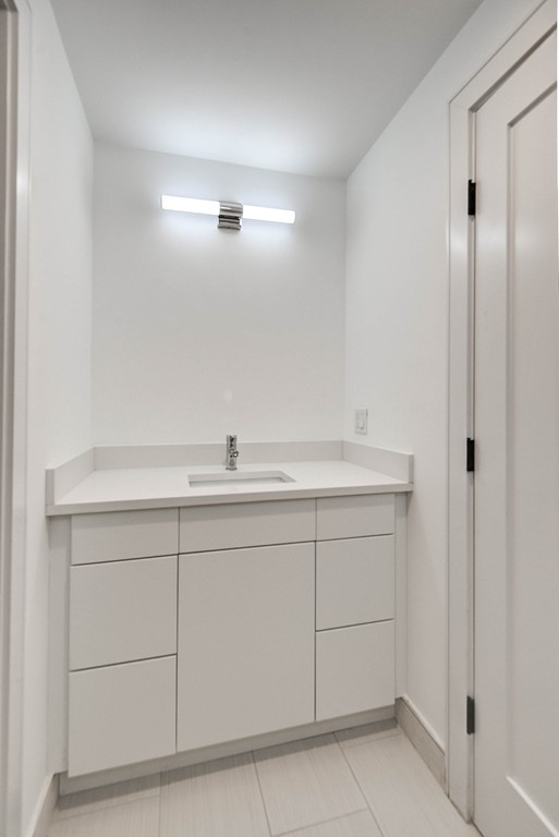 102 Thurston Road, Unit 102 Newton, MA 02464 - Photo 28 of 35