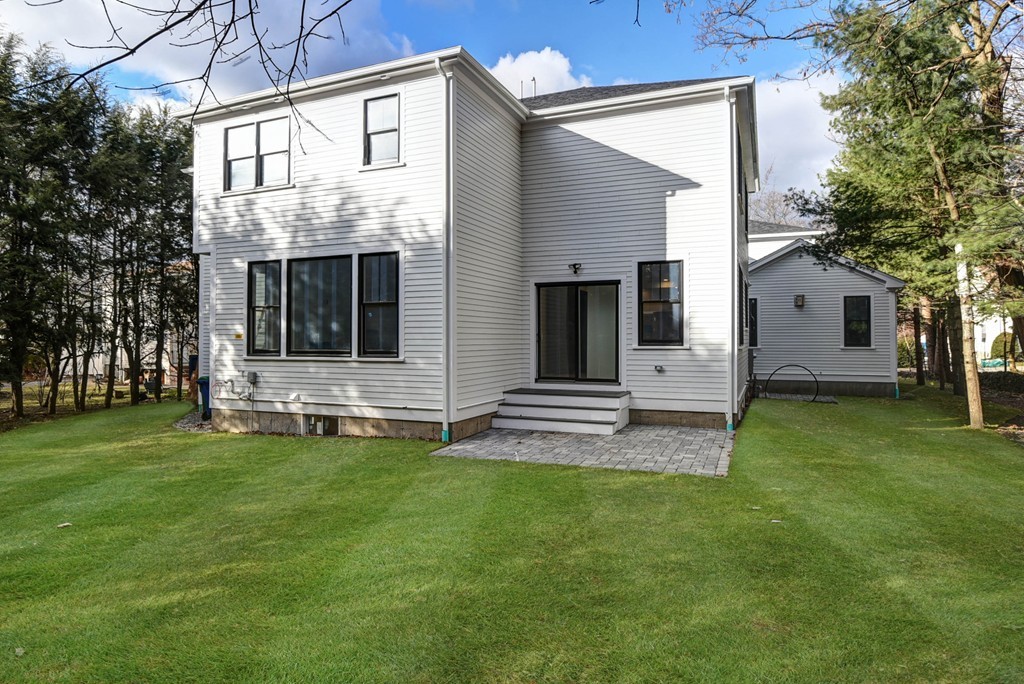 102 Thurston Road, Unit 102 Newton, MA 02464 - Photo 3 of 35