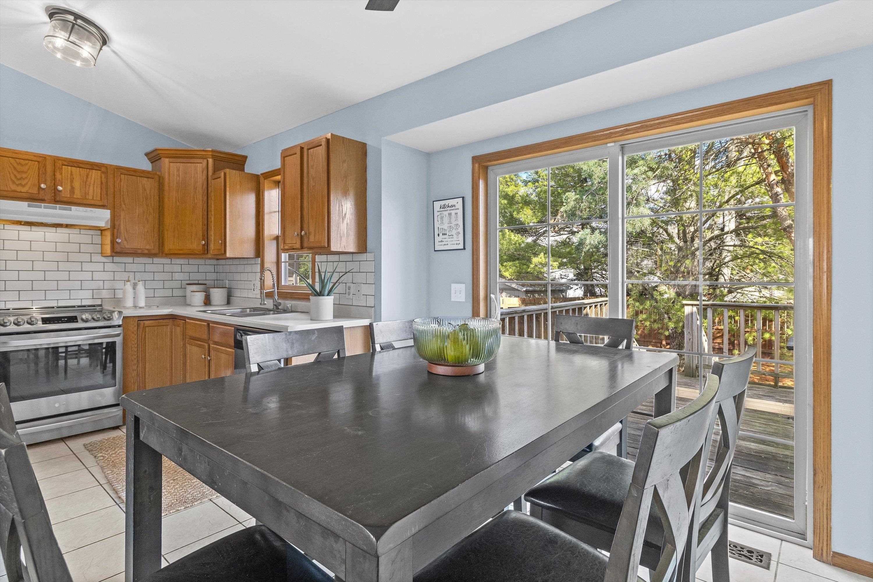 4109 Carberry Street Madison, WI 53704 - Photo 12 of 31