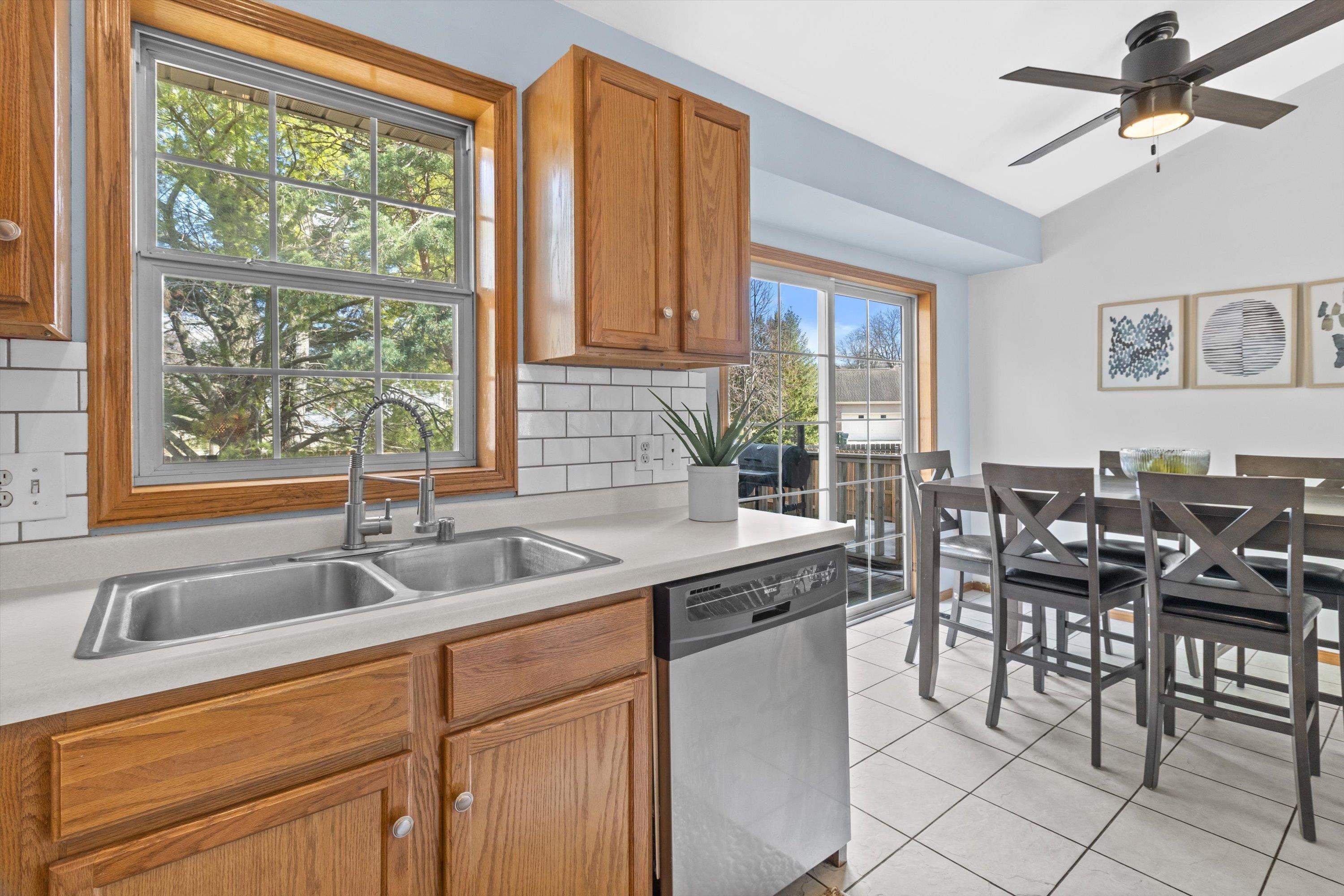 4109 Carberry Street Madison, WI 53704 - Photo 15 of 31