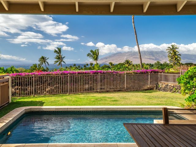 a outdoor view with a seating space