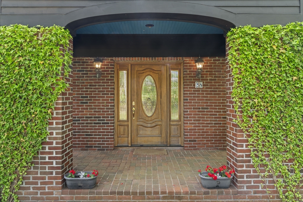 28 Vincent Road Mendon, MA 01756 - Photo 3 of 42