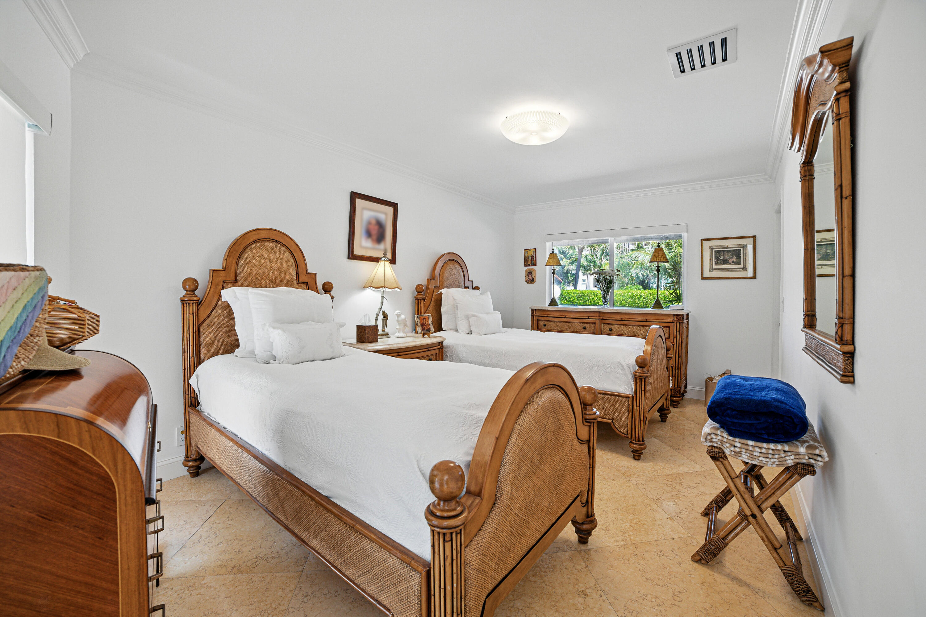 3474 South Ocean Boulevard, Unit 14 Palm Beach, FL 33480 - Photo 11 of 64 Downstairs Guest Bedroom