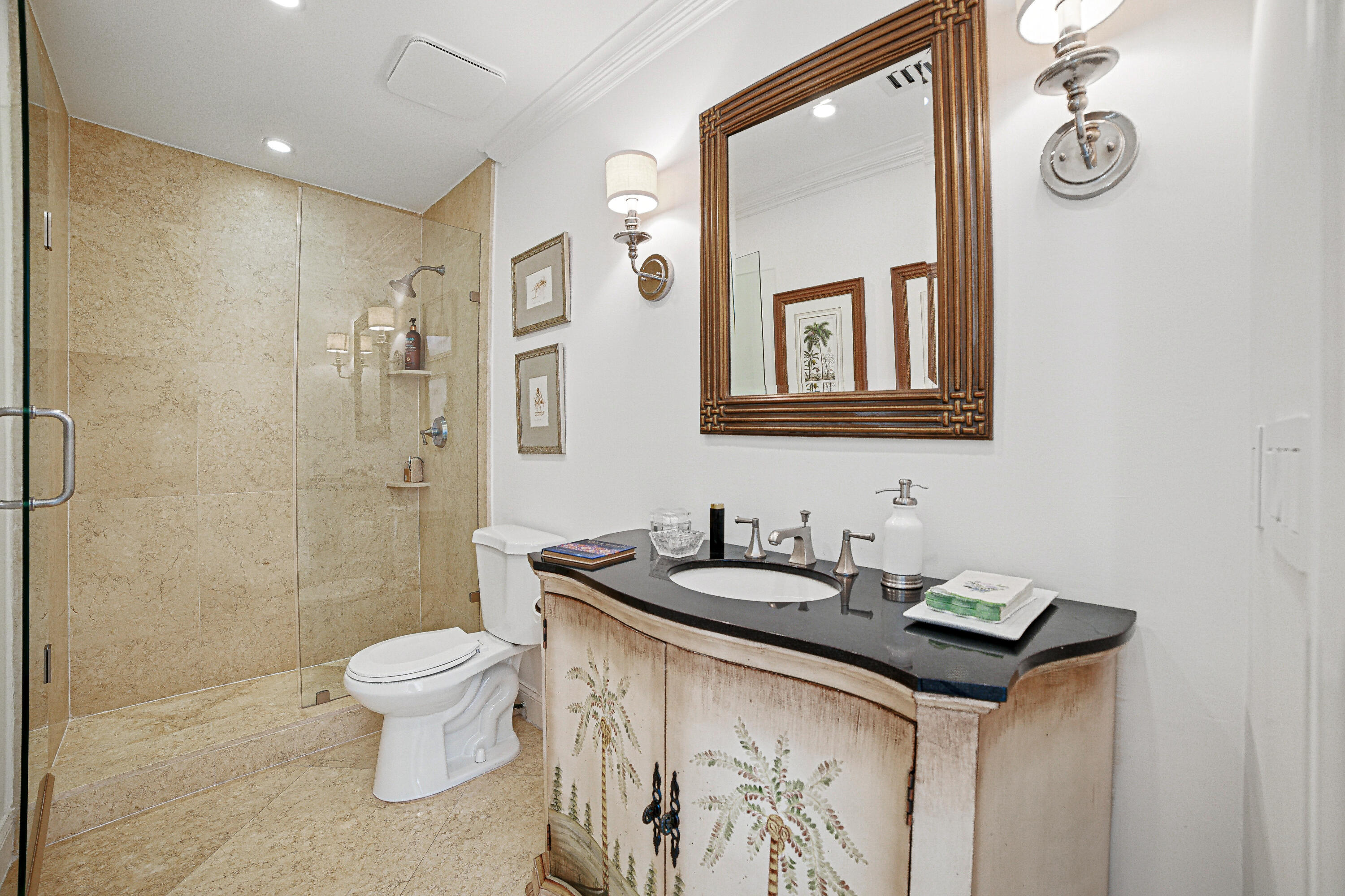 3474 South Ocean Boulevard, Unit 14 Palm Beach, FL 33480 - Photo 13 of 64 Guest Bathroom