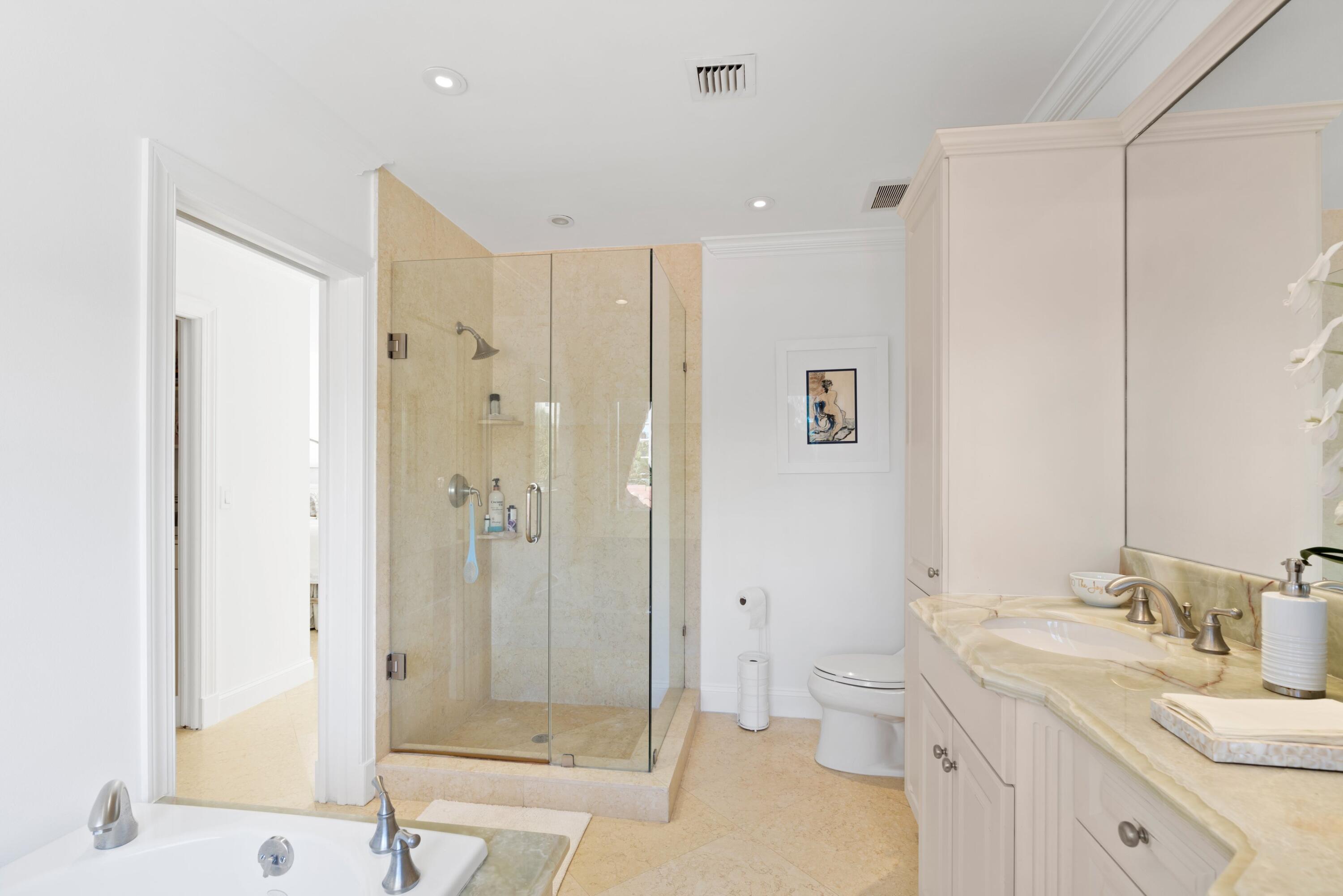 3474 South Ocean Boulevard, Unit 14 Palm Beach, FL 33480 - Photo 27 of 64 Upstairs Master Bathroom