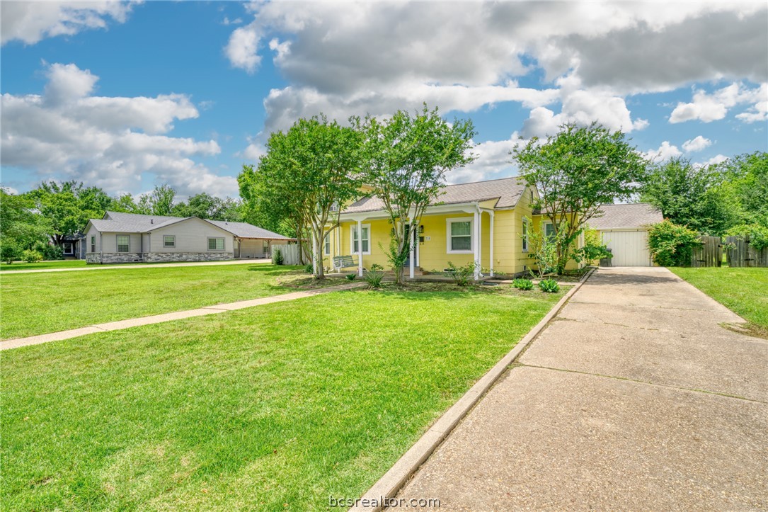 710 Inwood Drive Bryan, TX 77802 - Photo 2 of 22