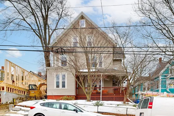 $780,000 | 31 Vinal Avenue, Unit 2, Somerville, MA 02143