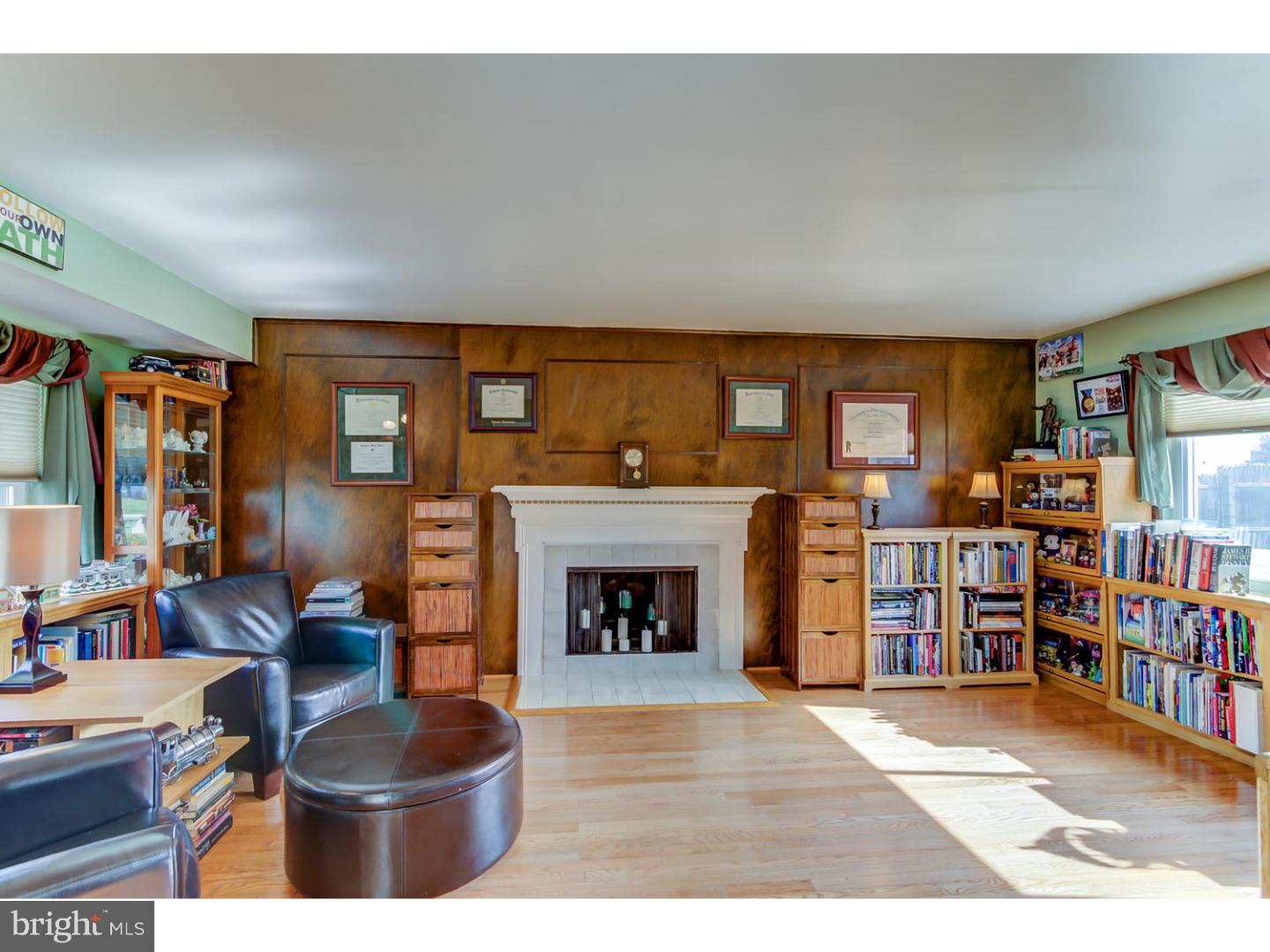 6 Gladstone Road Marlton, NJ 08053 - Photo 4 of 25 Living Room