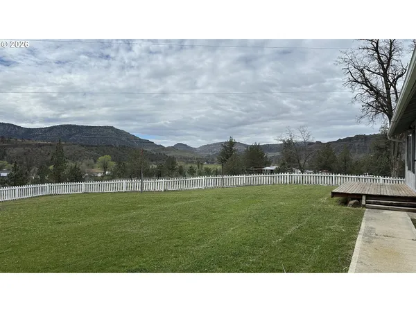 $322,000 | 703 Broadway Street, Spray, OR 97874