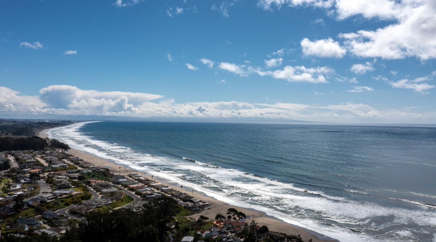 323 Los Altos Drive Aptos, CA 95003 - Photo 33 of 36 a view of an empty room with kitchen