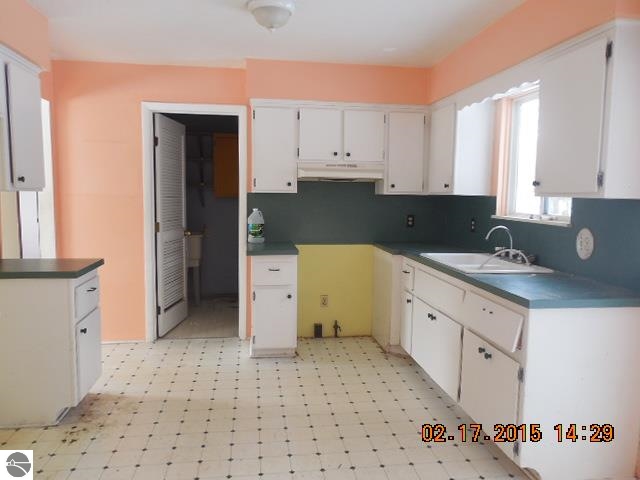 814 Ausable Road Oscoda, MI 48750 - Photo 5 of 15 1795308-4.JPG