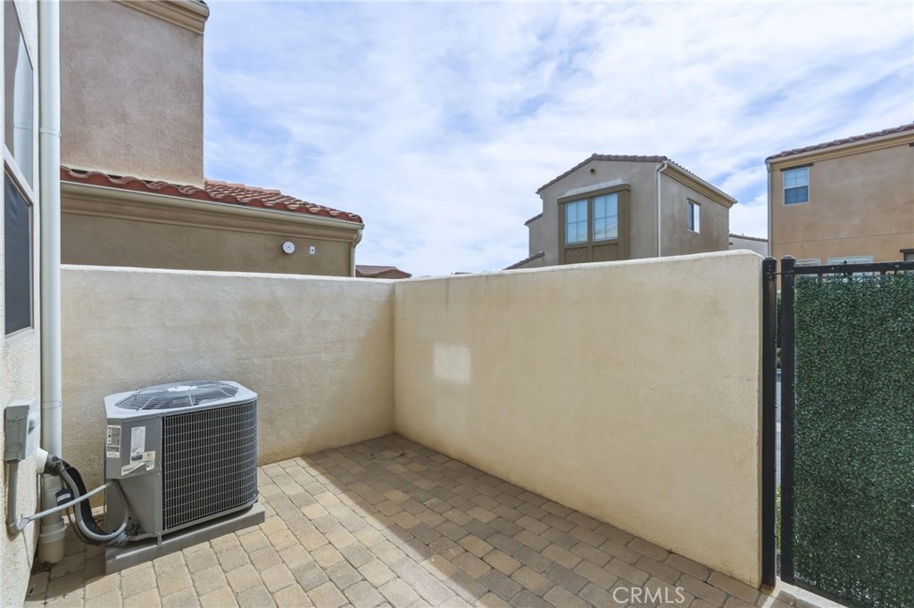 11537 Amalfi Way Porter Ranch, CA 91326 - Photo 32 of 35