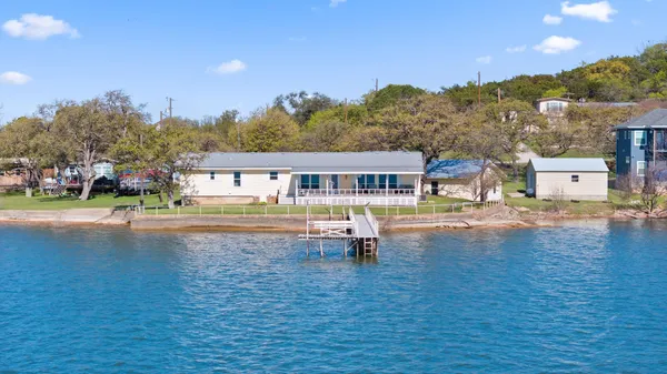$899,000 | 960 Lakeview Drive, Tow, TX 78672
