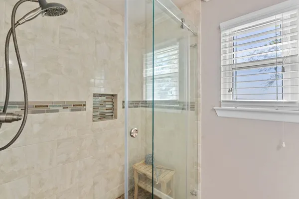 $899,000 | 960 Lakeview Drive, Tow, TX 78672