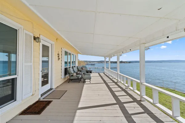 $899,000 | 960 Lakeview Drive, Tow, TX 78672