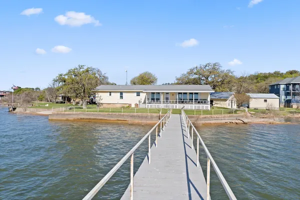$899,000 | 960 Lakeview Drive, Tow, TX 78672