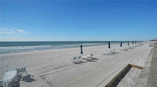 a view of a sky view