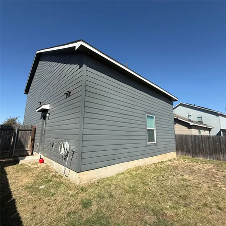 $1,800 | 13711 Mussel Run, Elgin, TX 78621