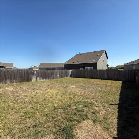$1,800 | 13711 Mussel Run, Elgin, TX 78621