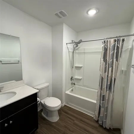 $1,800 | 13711 Mussel Run, Elgin, TX 78621