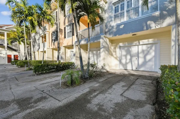 $2,300 | 224 Murcia Drive, Unit 305, Jupiter, FL 33458