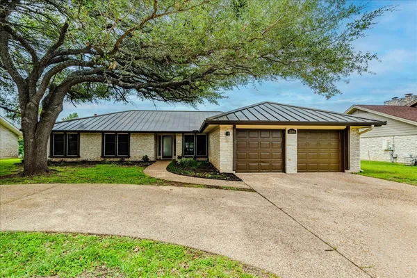 $639,000 | 11146 Pinehurst Drive, Austin, TX 78747