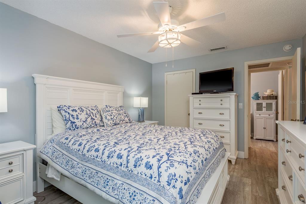 1701 Pinehurst Road, Unit 17D Dunedin, FL 34698 - Photo 15 of 29