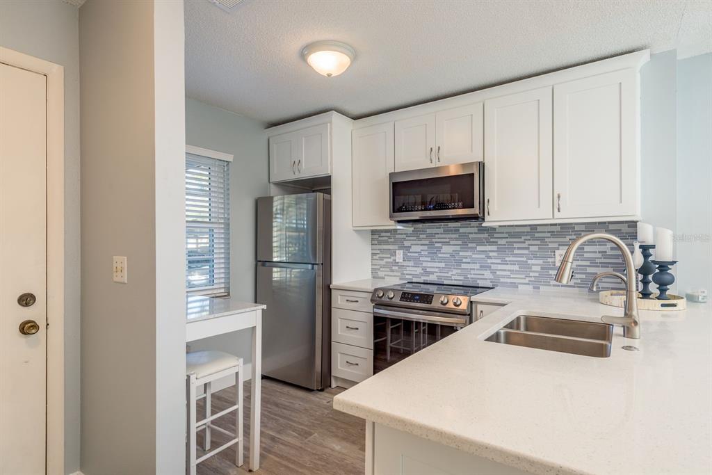 1701 Pinehurst Road, Unit 17D Dunedin, FL 34698 - Photo 4 of 29