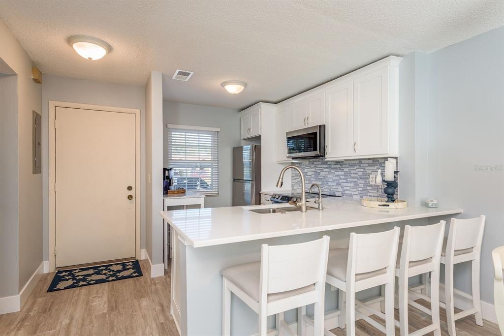 1701 Pinehurst Road, Unit 17D Dunedin, FL 34698 - Photo 8 of 29