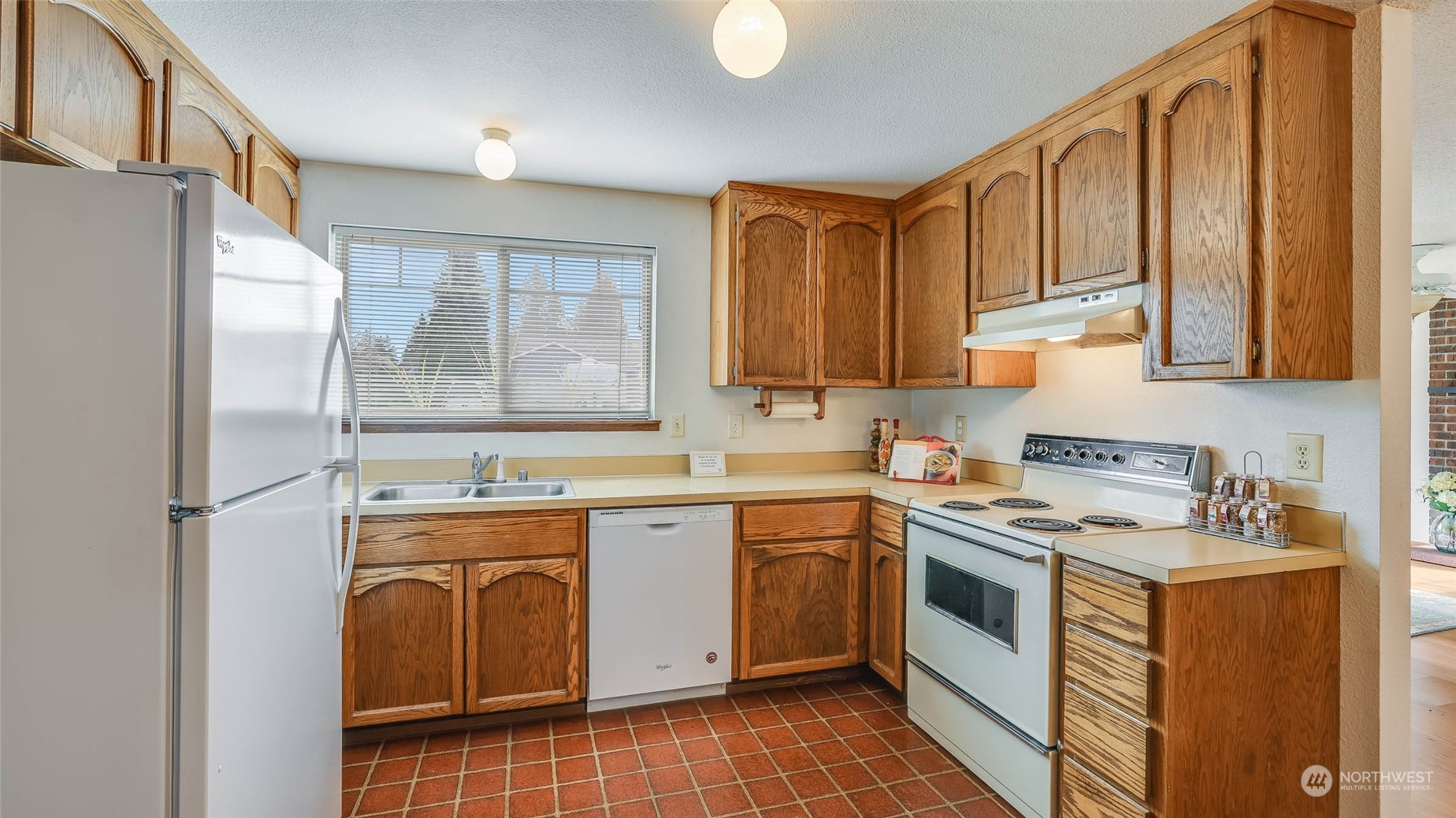 2520 Northeast 23rd Place Renton, WA 98056 - Photo 11 of 24 Gallery Image 11