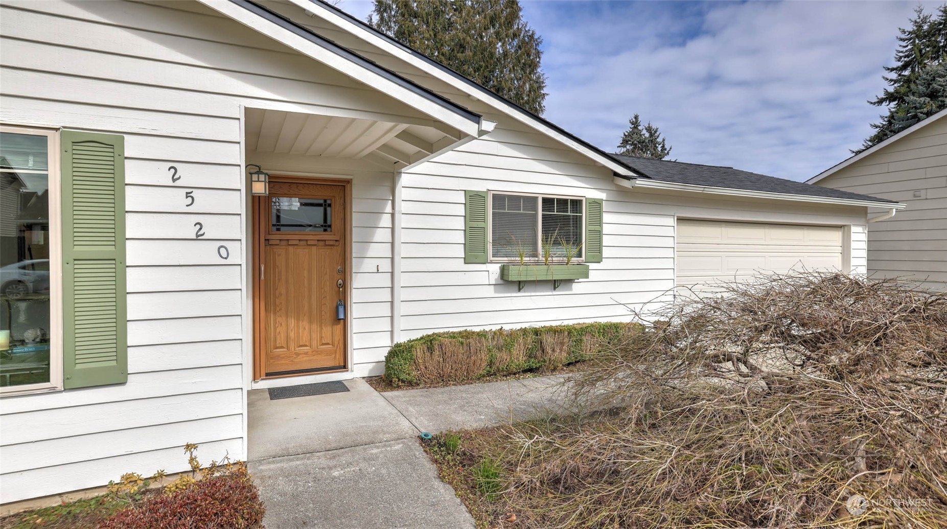 2520 Northeast 23rd Place Renton, WA 98056 - Photo 2 of 24 Gallery Image 2