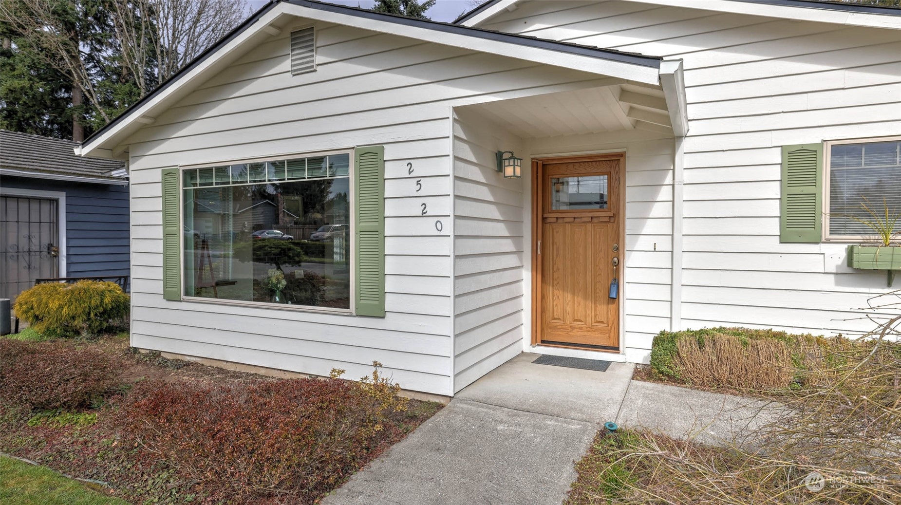 2520 Northeast 23rd Place Renton, WA 98056 - Photo 3 of 24 Gallery Image 3